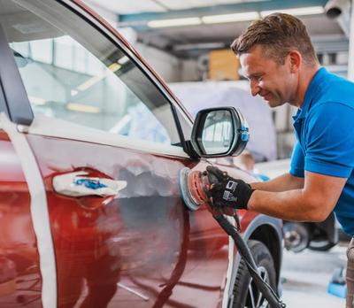 Lackierung einer Autotür